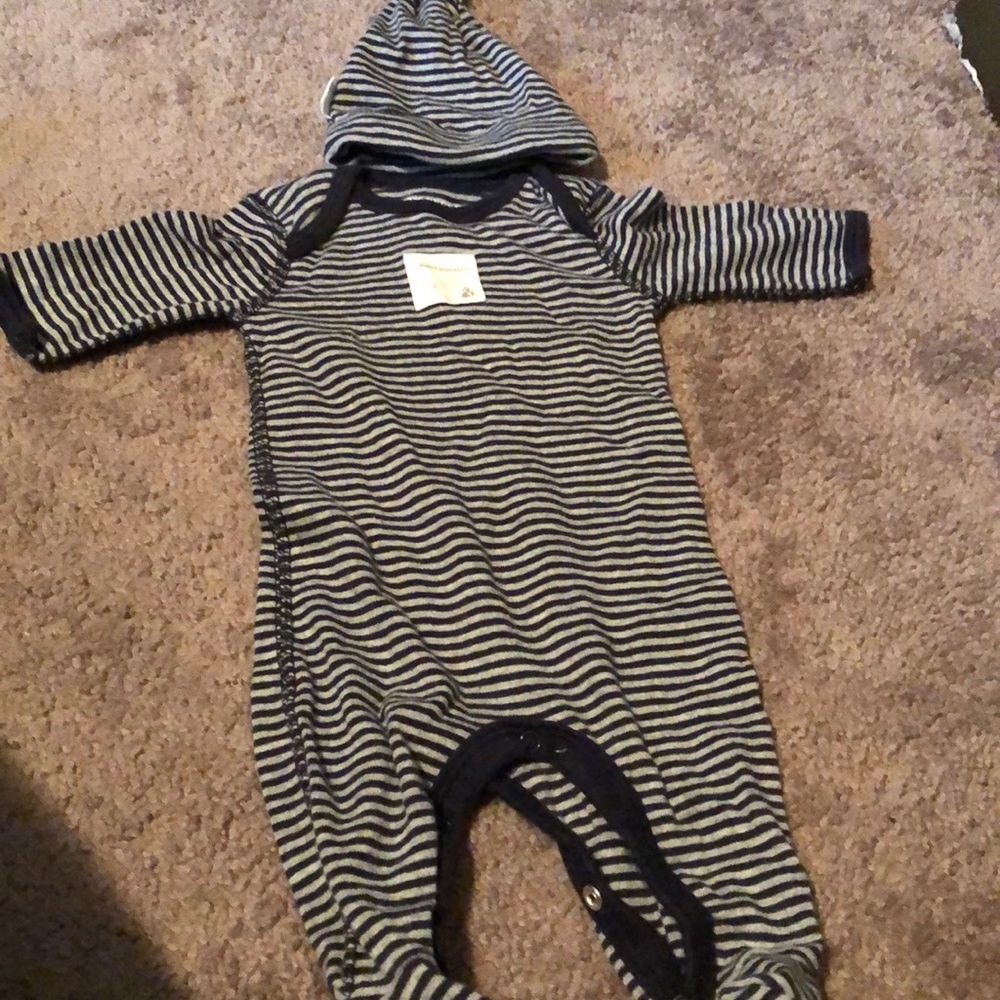 Burt’s bees sleeper with hat